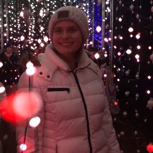Meet your Posher, Megan